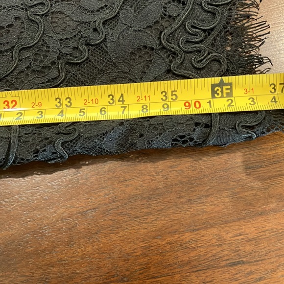 Black lace Diane Von Furstenberg dress.In excellent condition. - Picture 5 of 10